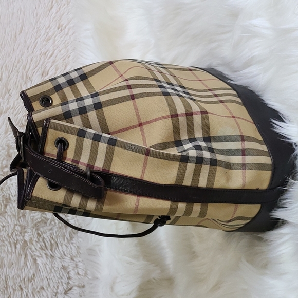 💯 Authentic Burberry Handbag 🍀 - Picture 4 of 14